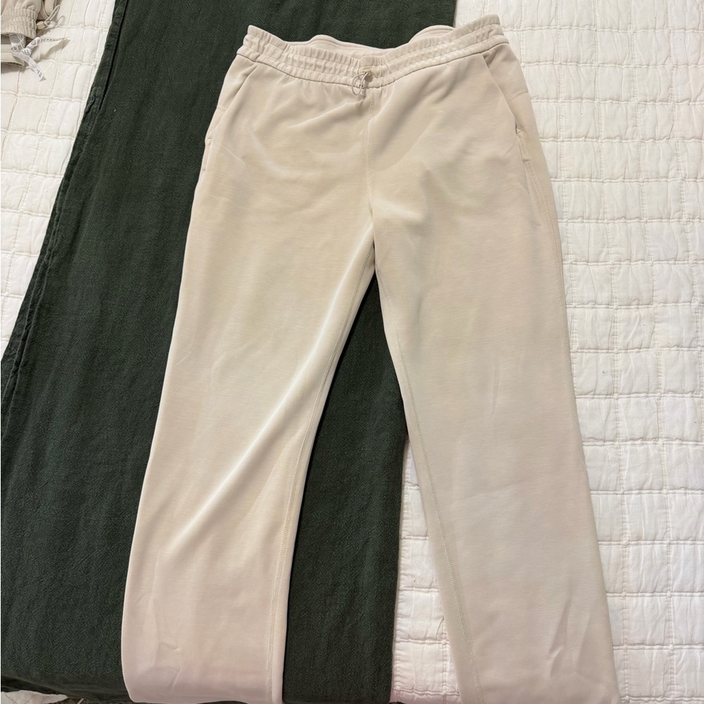 lululemon athletica soft stream Cream Joggers